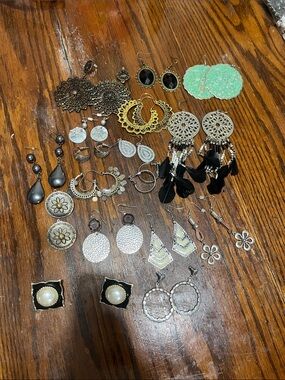 Mixed Women's Earrings Set in Silver, Gold and Mint